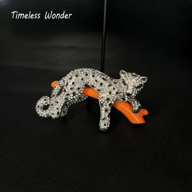 Timeless Wonder Fancy Enamel Z - Vintage Fashion Runway recensie en prijs