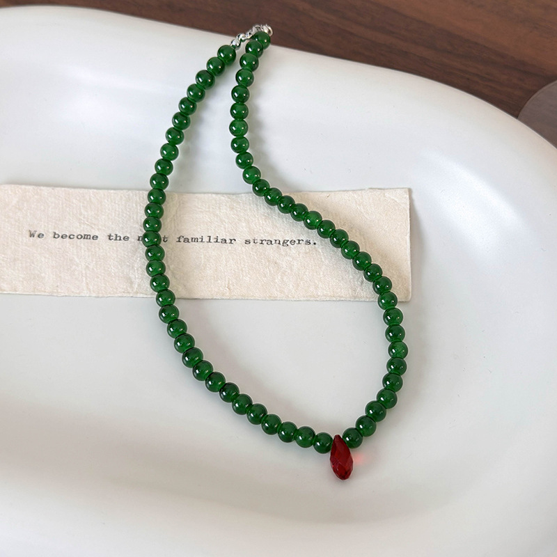 Vintage Green Beaded Necklace  - Vintage Fashion Faire recensie en prijs