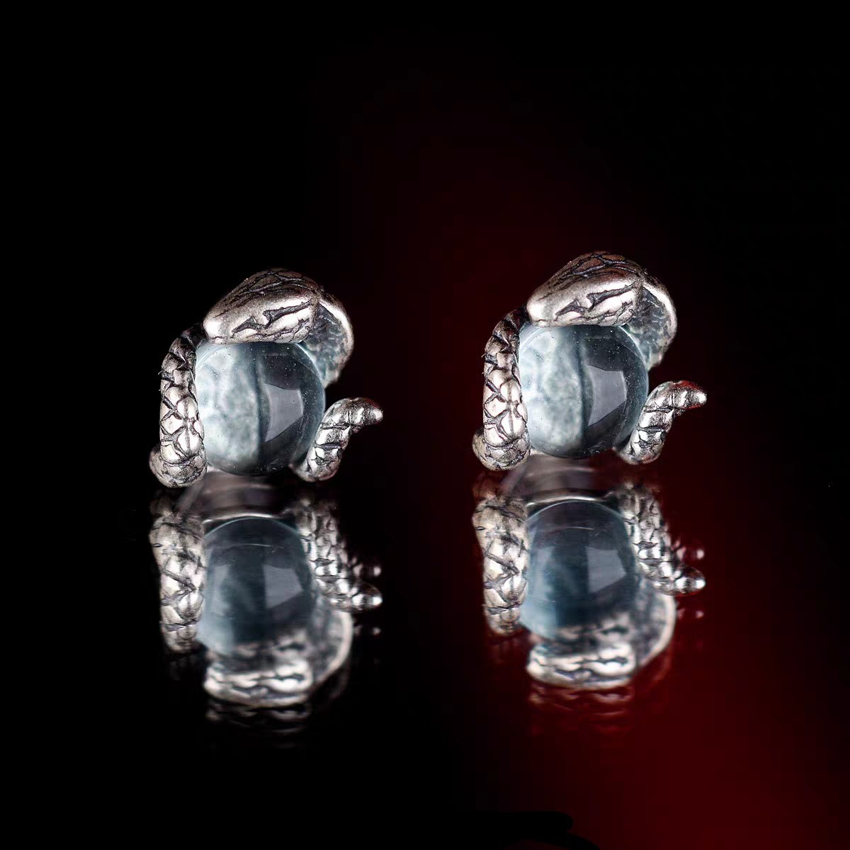 Snake-wrapped Earrings Made of - Vintage Fashion Nz recensie en prijs