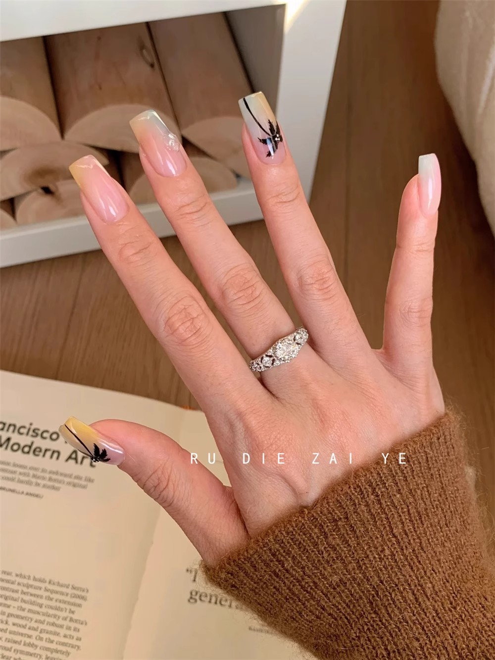 White Gold Plated Irregular Op - Vintage Fashion Center recensie en prijs