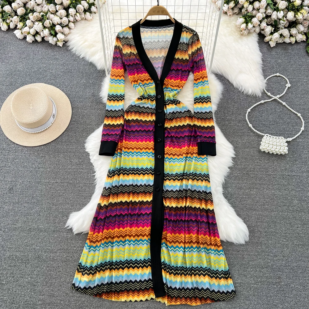 Runway Fashion V-neck Rainbow  - Vintage Fashion Runway recensie en prijs