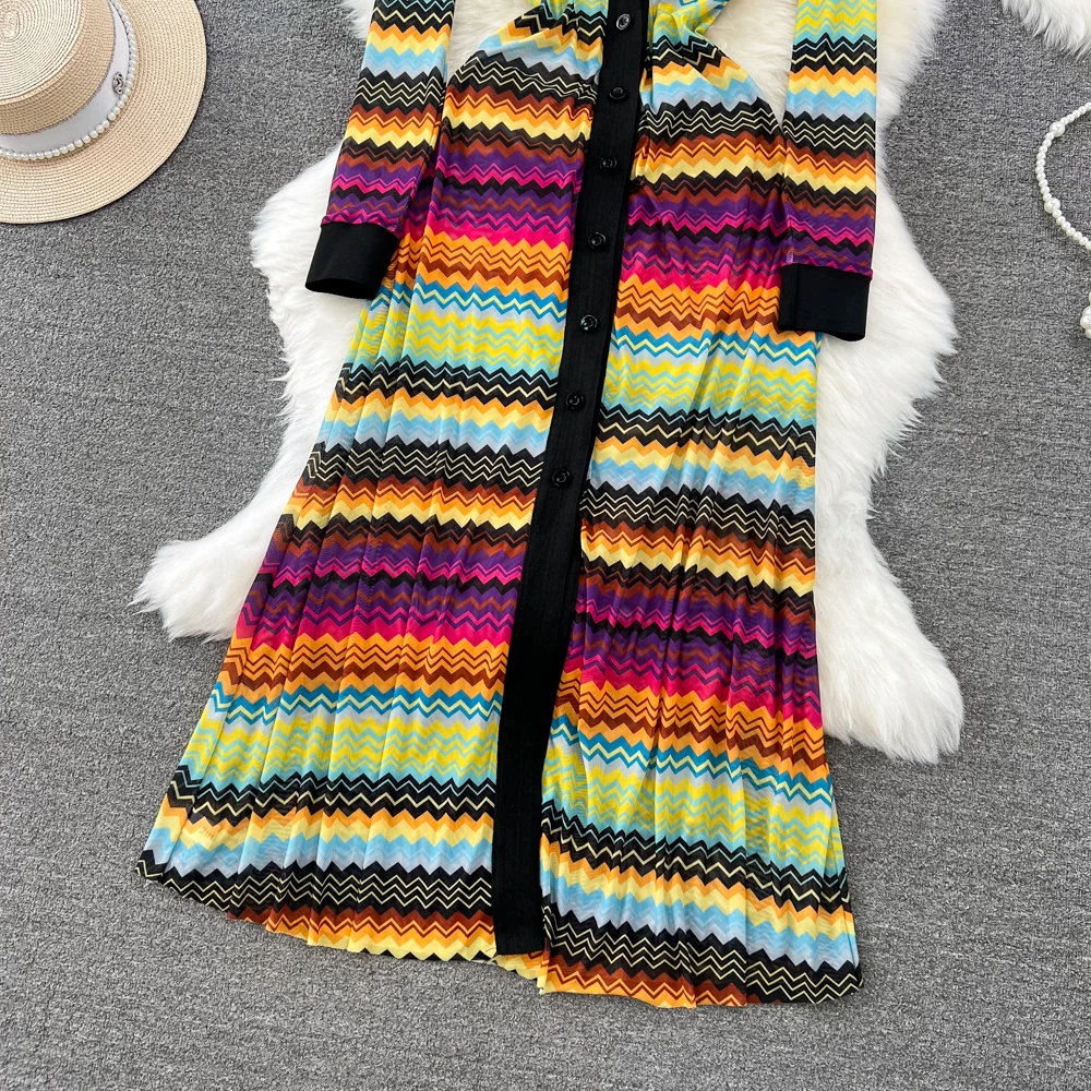 Runway Fashion V-neck Rainbow  - Vintage Fashion Runway recensie en prijs